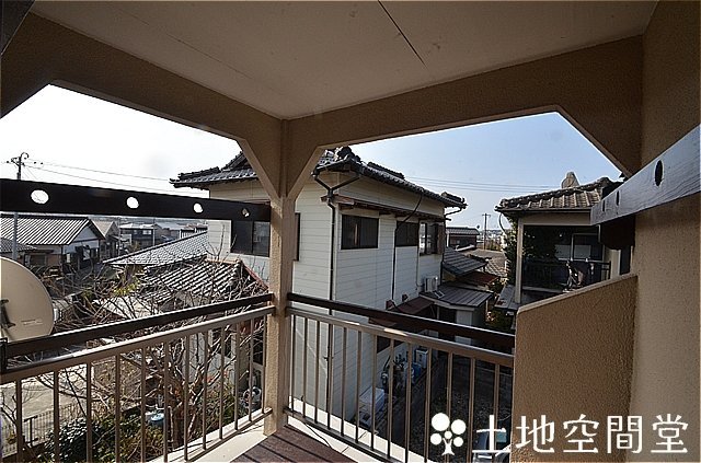 町上津役西３丁目貸家のバルコニー