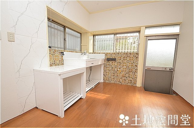 町上津役西３丁目貸家の居間・リビング