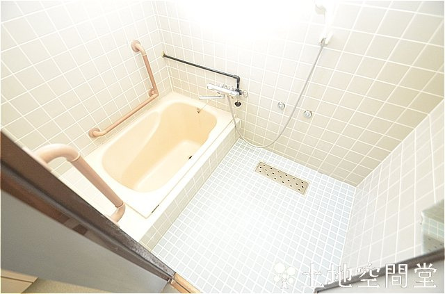 永犬丸南町５丁目　離れ付き平屋の浴室