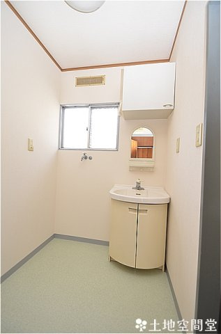 永犬丸南町５丁目　離れ付き平屋の洗面所