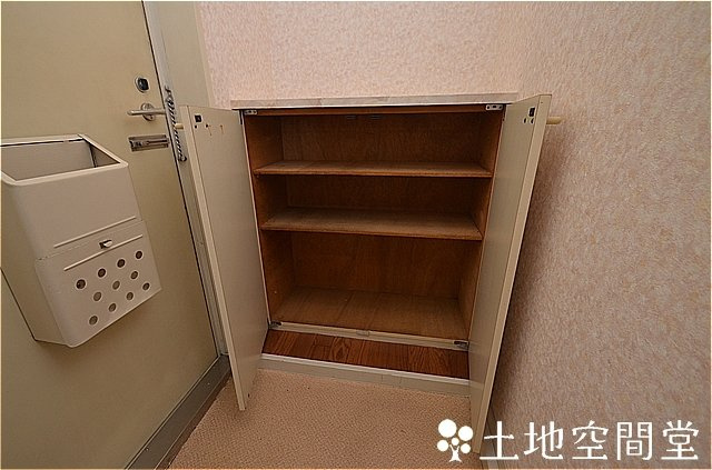 グランディール松寿山の玄関