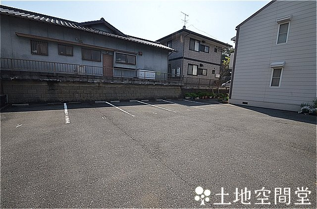 グランディール松寿山の駐車場