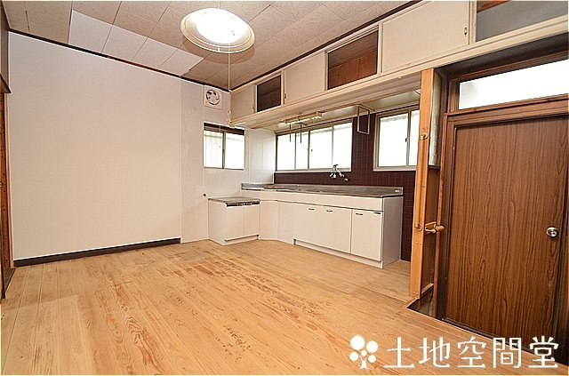 沖田５丁目貸家の居間・リビング