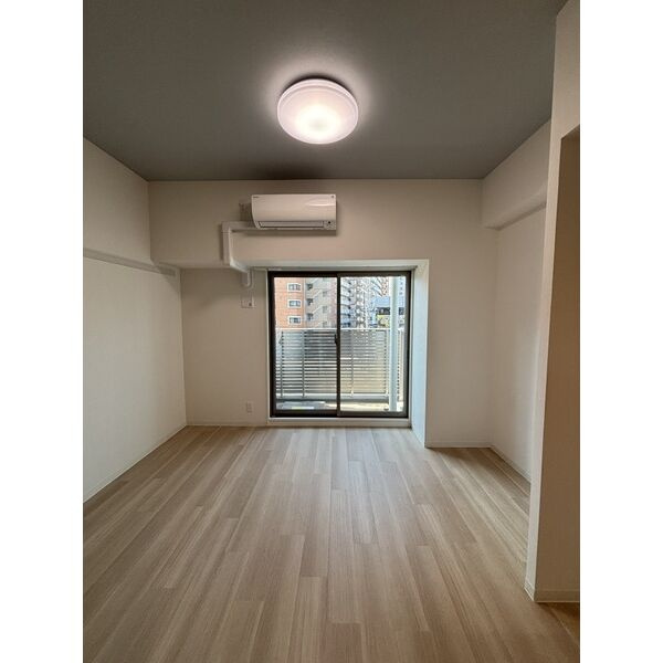 パルティール金山の居間・リビング