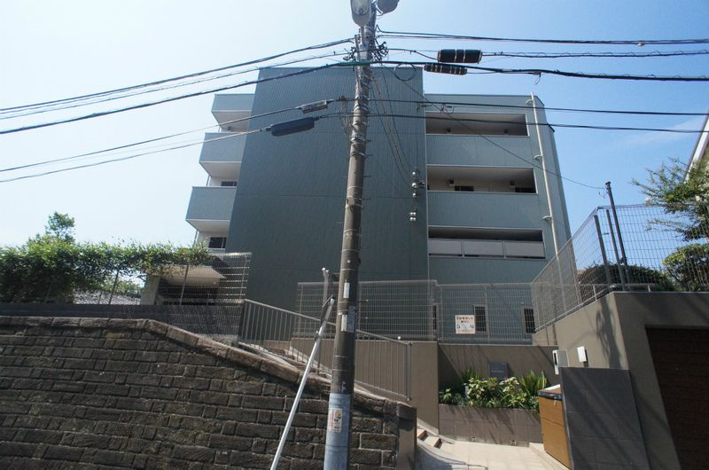 リブリ・磯子 インディゴヴェールの外観