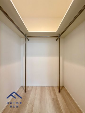 ネクサス薬院二丁目の収納|玄関横洋室ウォークインクローゼット収納たっぷり