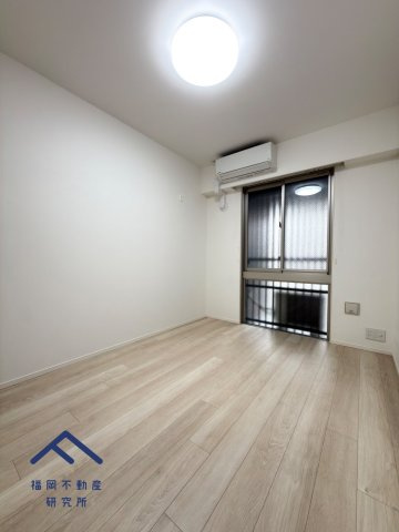 ネクサス薬院二丁目の洋室