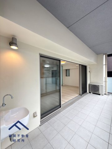 ネクサス薬院二丁目のバルコニー