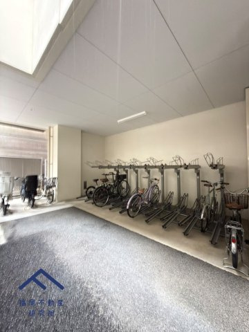 ネクサス薬院二丁目の駐輪場