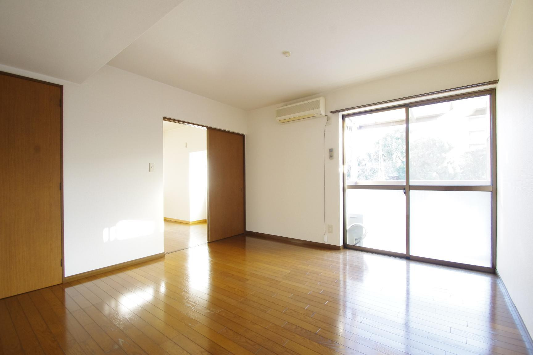 熊本市中央区薬園町のアパートの居間・リビング