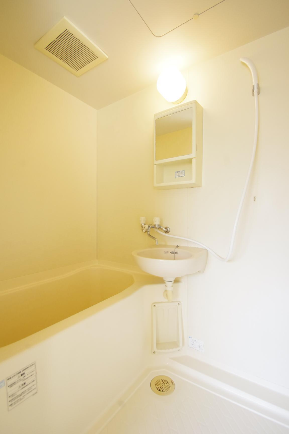 熊本市中央区薬園町のアパートの浴室