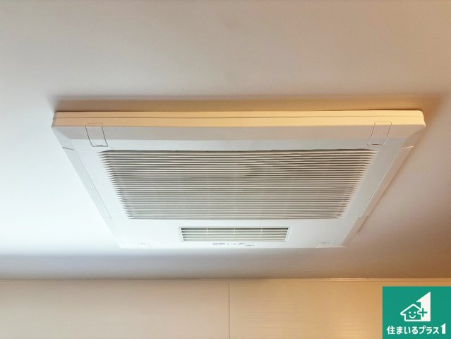 堺市南区御池台　新築一戸建ての冷暖房・空調設備|四季を通して快適なバスライフをお手伝いする浴室暖房乾燥機！浴室の乾燥・暖房・涼風・換気はもちろん、２４時間換気にも対応！