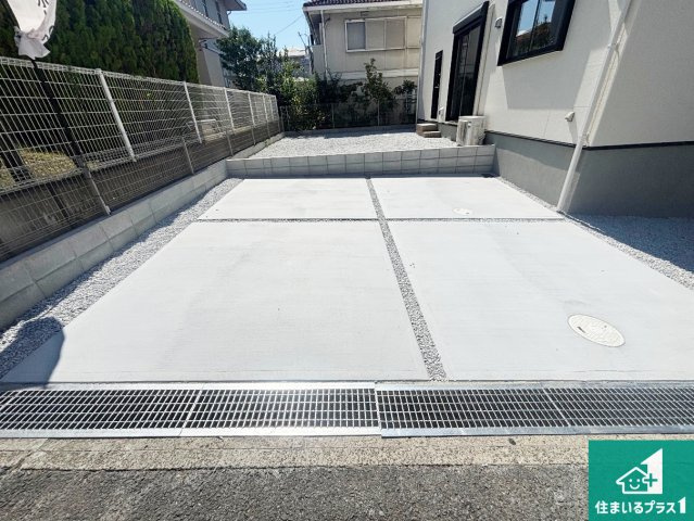 堺市南区御池台　新築一戸建ての駐車場|駐車スペース！散水栓があるので、こまめに愛車を洗えます！