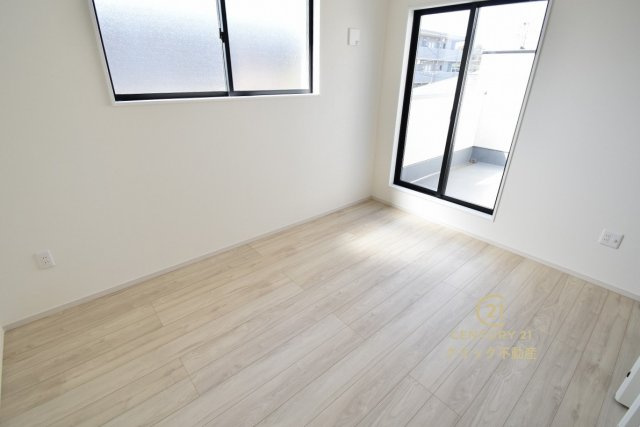 TERRACE　水戸市小吹町　2期 　3の洋室|採光バッチリ・通風良好です。
たっぷり差し込む陽光がお部屋を明るく照らします！