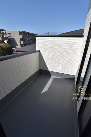 TERRACE　水戸市小吹町　2期 　3のバルコニー|日当たり良好なバルコニーです。気分転換に出るだけでも、晴れた日にお洗濯物やお布団を一気に干すのも気持ちがいい♪