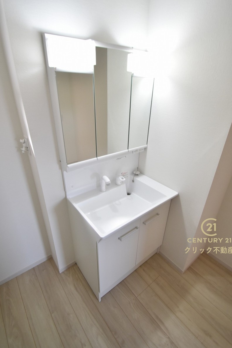 TERRACE　水戸市小吹町　2期 　3の独立洗面台|シャンプードレッサー付き洗面台は、広めで使いやすい、お手入れが楽なデザインです。