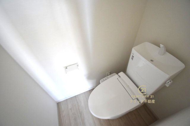 TERRACE　水戸市小吹町　2期 　3のトイレ|毎日使う空間と機能だから、いつまでも清潔なスペースであってほしいのがトイレです。お掃除しやすいシンプルなデザインです。