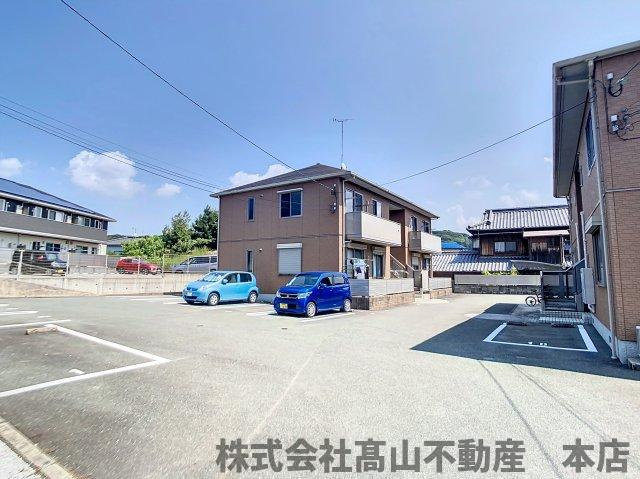 シャーメゾン沖Aの駐車場