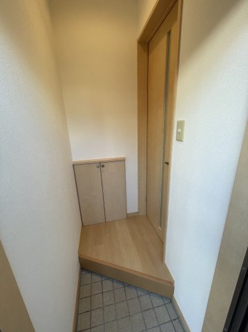 リトリート南笹口の玄関