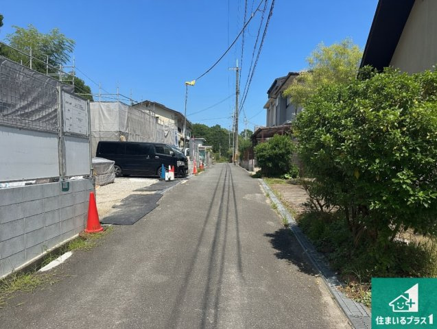 ●5(土)6(日)現地案内可能！　奈良市法蓮町　ラスト1邸　の前面道路含む現地写真|周辺は閑静な住宅街です。前面道路もしっかりと有りますので車の出し入れも安心ですよ！