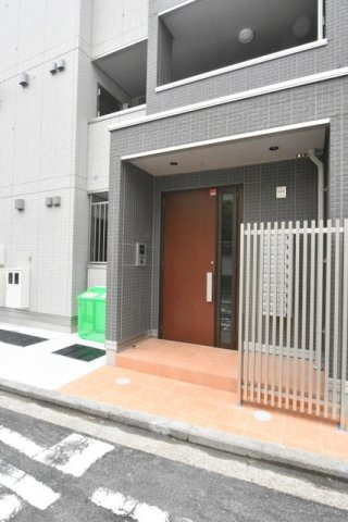 エスポワール南太田のエントランス