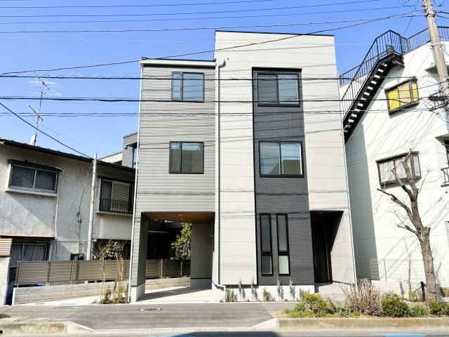 浦和区神明１丁目戸建て