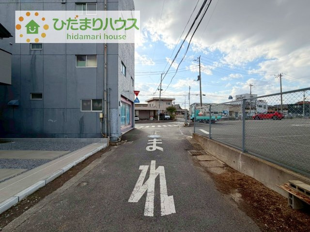 【前面道路含む現地写真】 | 土浦市中央3期　新築戸建　1号棟 | 近隣に商業施設多数あり(^^)/