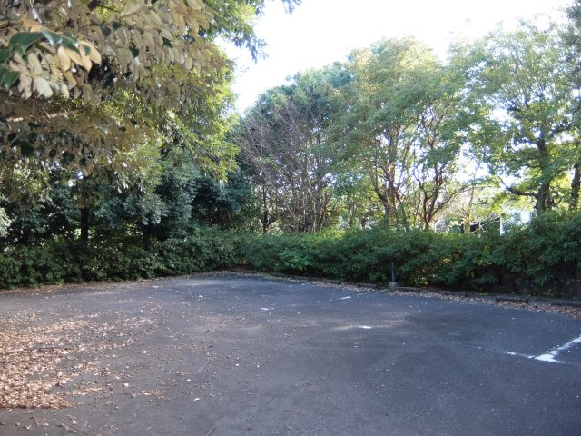 伊東市　伊豆急伊豆高原地区の駐車場