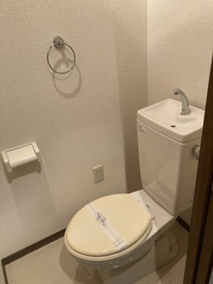 【トイレ】 | ラ・プルミエール | ラ・プルミエール　４０５号室と同タイプのお部屋です。