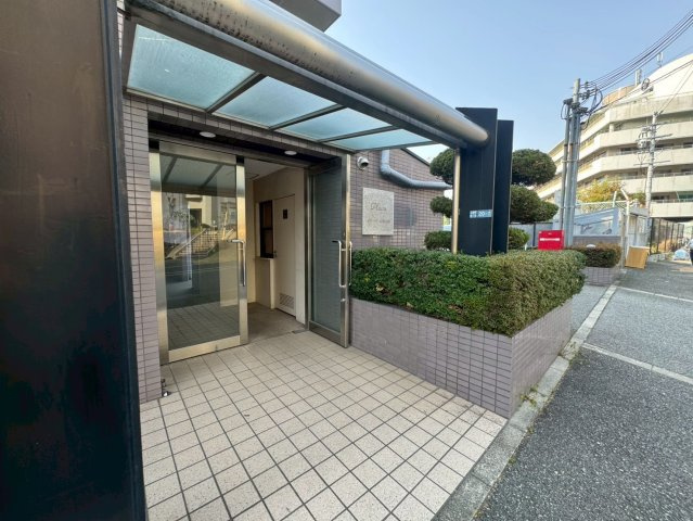 プレーヌ緑地のエントランス