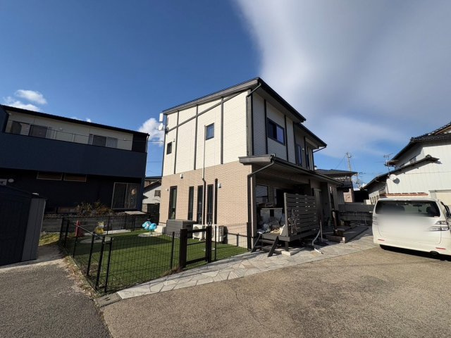 中古戸建・中古住宅　福島市岡部　岡山小学校・第三中学校の駐車場|駐車場も広く3～4台駐車できます！