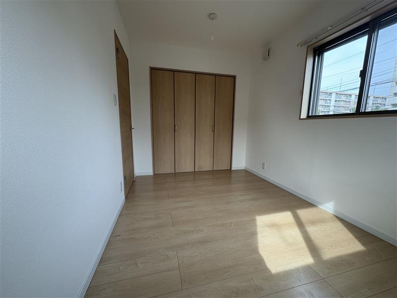 宝生町貸家の洋室