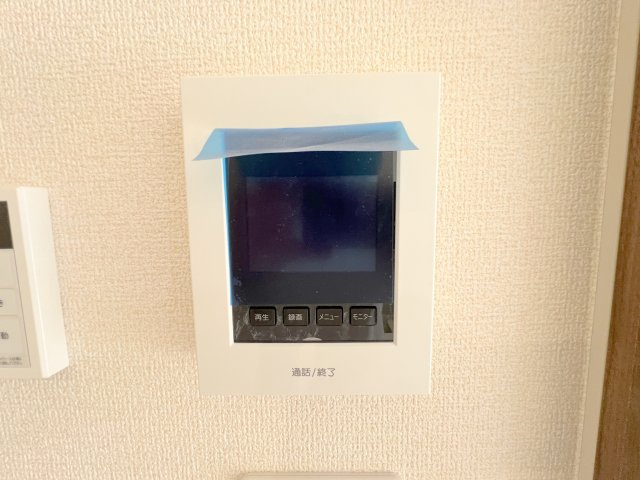 瑞穂町むさし野2丁目　新築戸建全3棟の防犯設備|モニター付きインターホンあり。急な来客でも室内から顔が確認できると安心ですよね