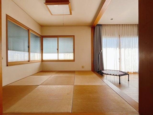 【中古戸建】本庄市西五十子の和室|■畳コーナー｜畳ならではの香りや素材で和のやすらぎを感じてください♪休日はお子様とお昼寝するのにも最適です！