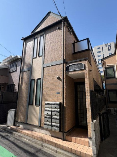 新宿区高田馬場４丁目のアパートの外観