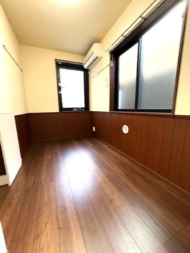 新宿区高田馬場４丁目のアパートの居間・リビング