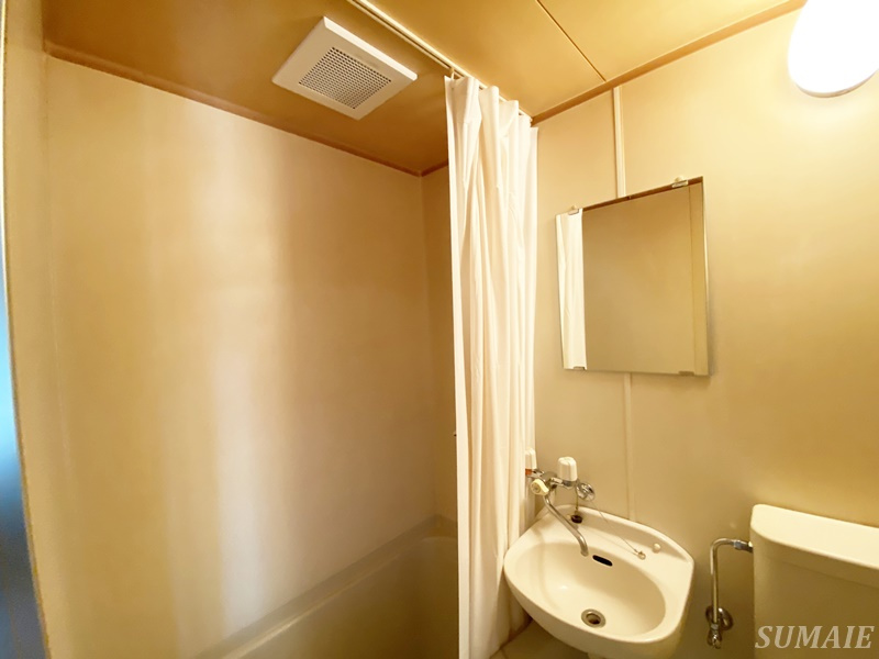 ＮＳビルの設備|仕切りカーテン☆