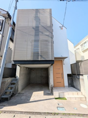 【外観】 | ルーバー付きの外観が印象的なスタイリッシュ住宅