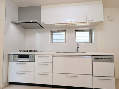 【キッチン】 | ルーバー付きの外観が印象的なスタイリッシュ住宅