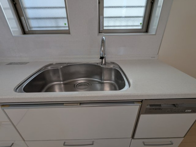 【キッチン】 | ルーバー付きの外観が印象的なスタイリッシュ住宅