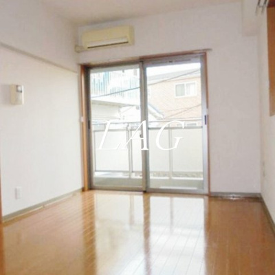 【居間・リビング】 | グレース川崎 | 洋室のお部屋です。