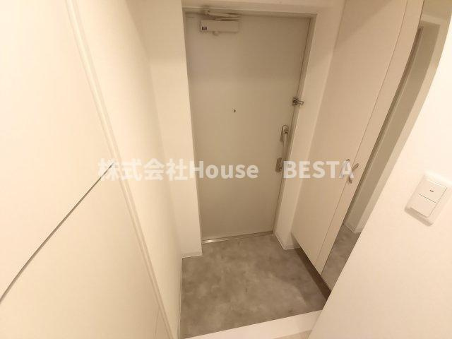 ボンニー元町の玄関