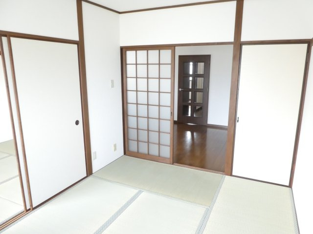 ヴィエント信和の和室