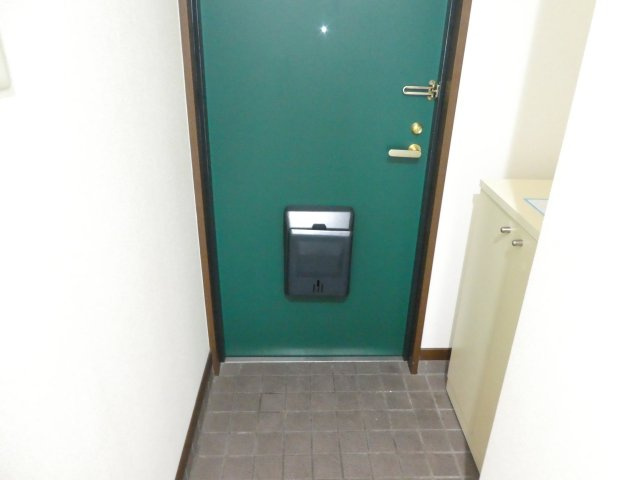 ヴィエント信和の玄関