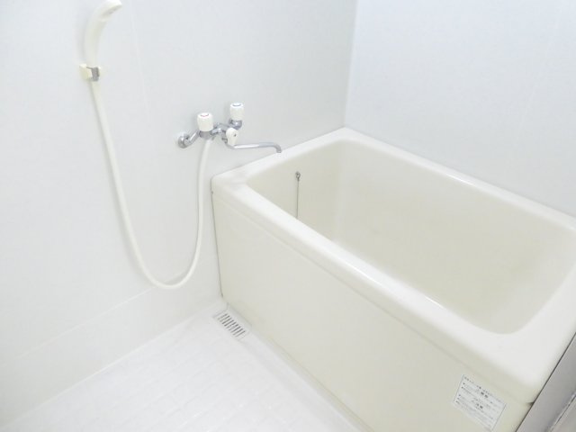 ヴィエント信和の浴室