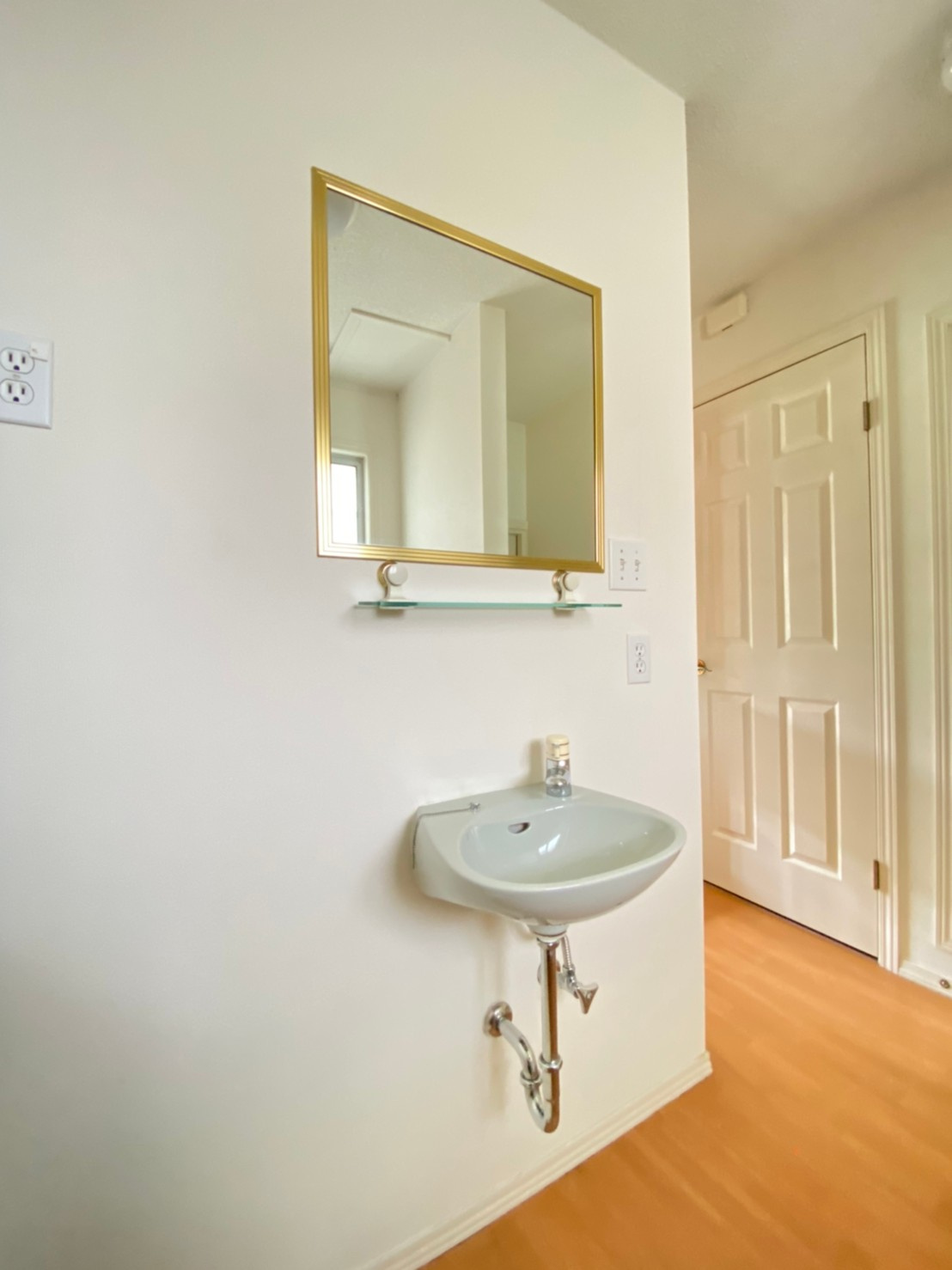 リバージュ須磨浦の洗面所