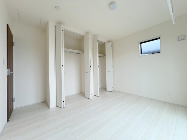 瑞穂町むさし野2丁目　新築戸建全3棟の洋室|【洋室2】収納スペース