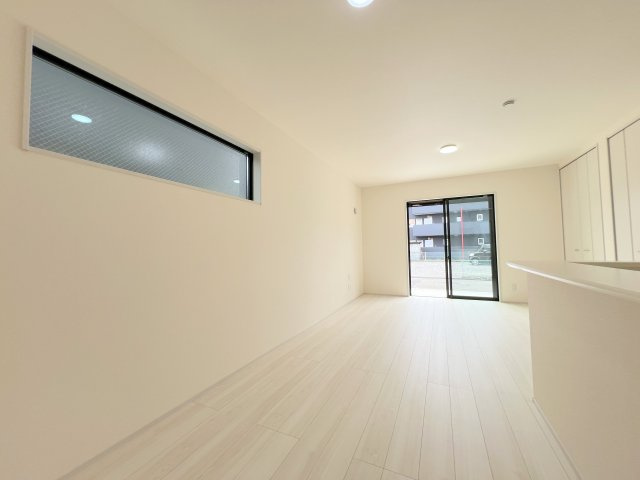 瑞穂町むさし野2丁目　新築戸建全3棟の居間・リビング|LDK16.0帖