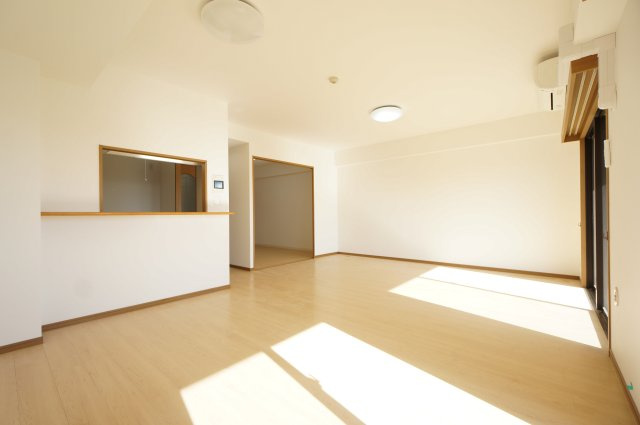 リーベスト西千葉の居間・リビング|同タイプ号室の写真になります。