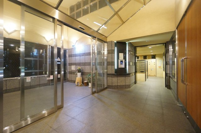 リーベスト西千葉のエントランス|お問い合わせは花まる商店まで！